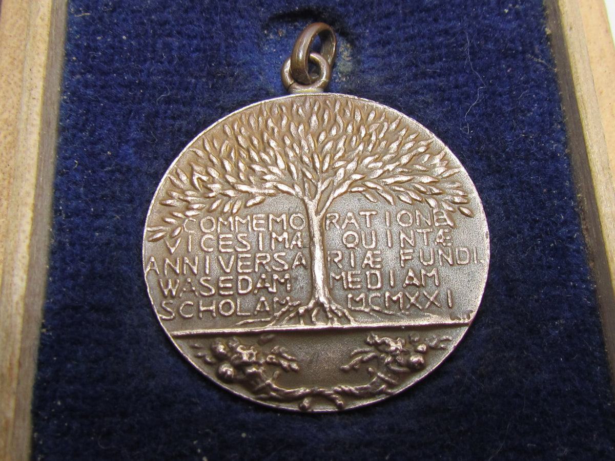 1921 IMPERIAL JAPANESE TOKYO SCHOOL BADGE YOUTH GROUP MEDAL