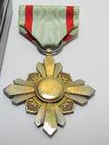 7TH CLASS!!! WW2 JAPANESE AUSPICIOUS CLOUDS MEDAL SILVER IN ORIGINAL CASE