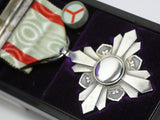 SILVER CASE INSCRIPTION WW2 JAPANESE AUSPICIOUS CLOUDS MEDAL SILVER IN ORIGINAL CASE